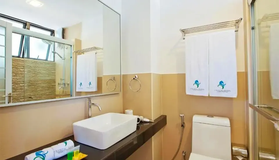 هتل کریستال سندز ویلامالدیو